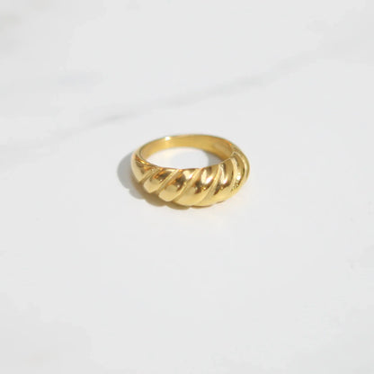 PAE - 18K GOLD RING